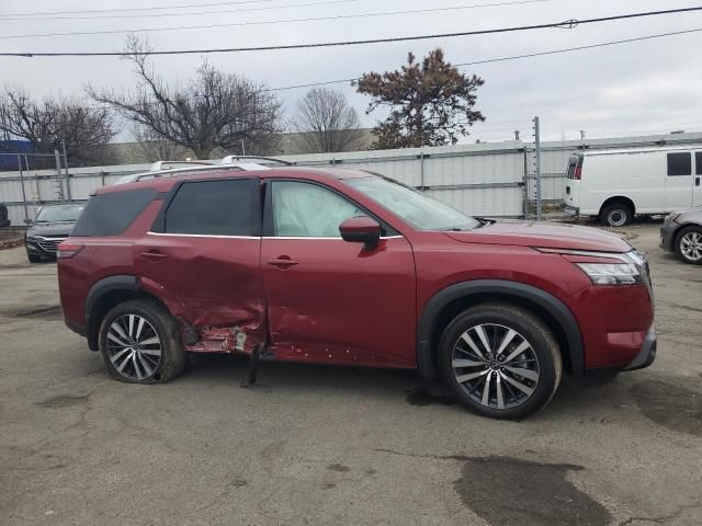 2022 Nissan Pathfinder Platinum