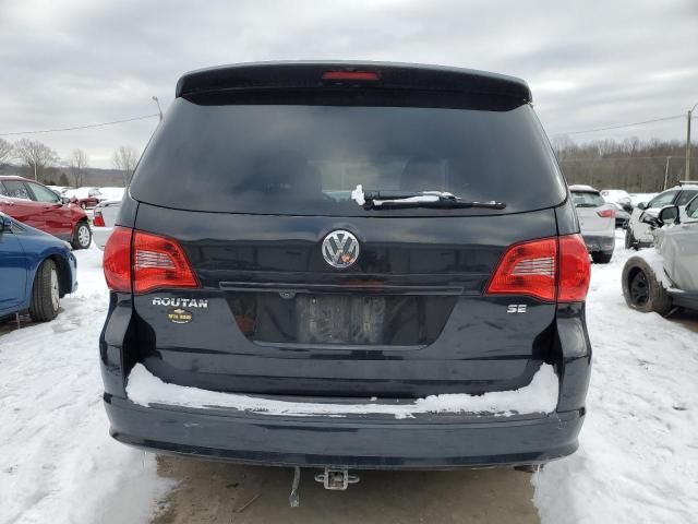 2013 Volkswagen Routan SE