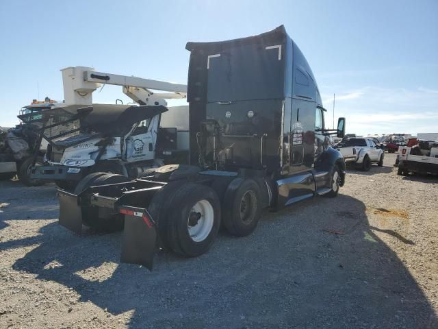 2018 Kenworth Construction T680