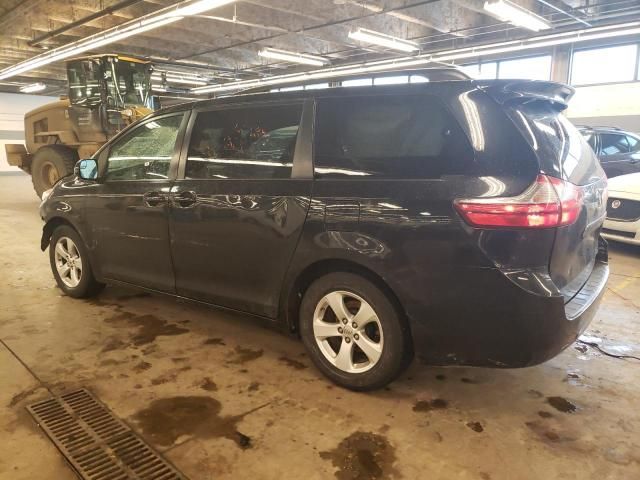 2017 Toyota Sienna LE