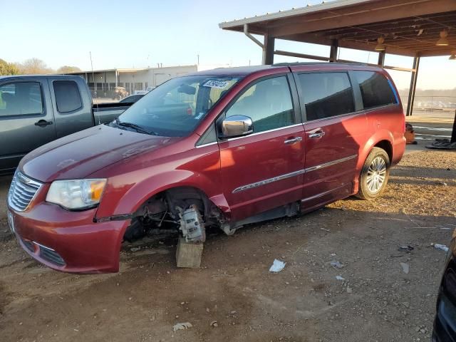 2014 Chrysler Town & Country Touring L