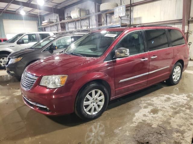 2012 Chrysler Town & Country Touring L