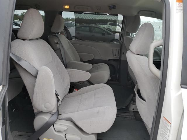 2017 Toyota Sienna LE