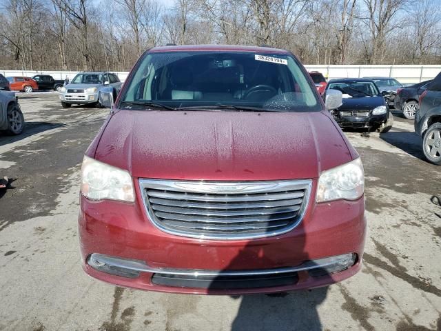 2013 Chrysler Town & Country Touring L