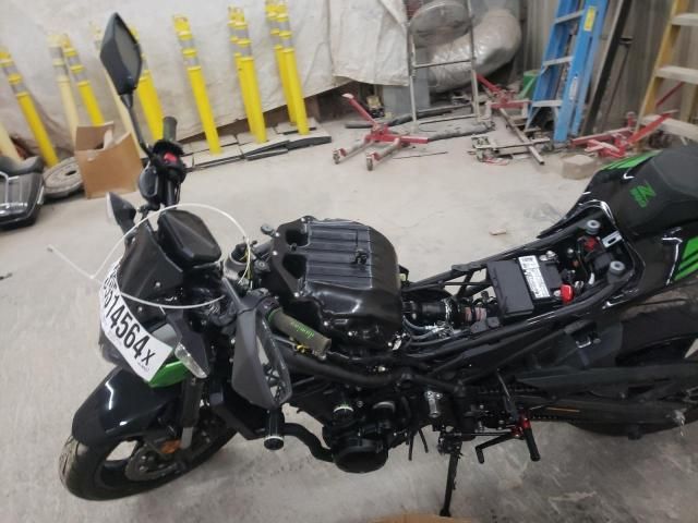 2022 Kawasaki ZR900