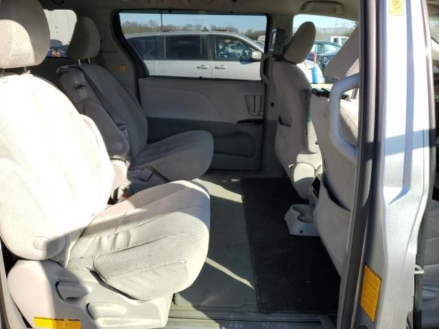 2011 Toyota Sienna LE