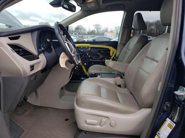 2018 Toyota Sienna XLE