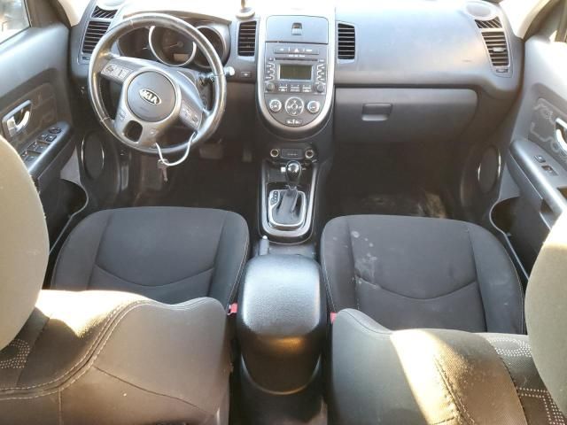 2013 KIA Soul +