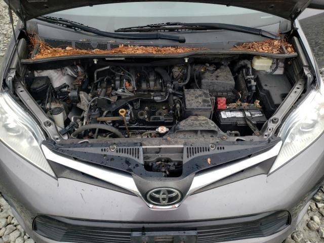 2018 Toyota Sienna LE