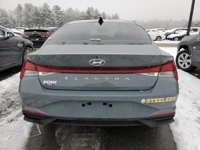 2022 Hyundai Elantra SE