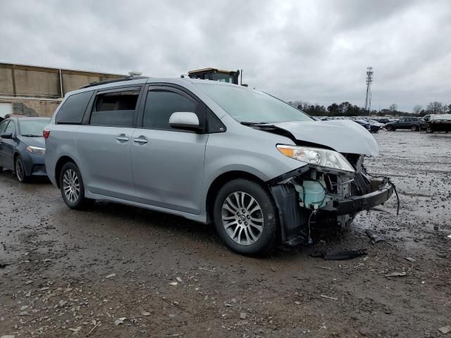 2018 Toyota Sienna XLE