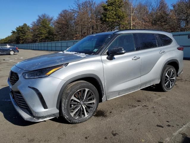 2022 Toyota Highlander XSE