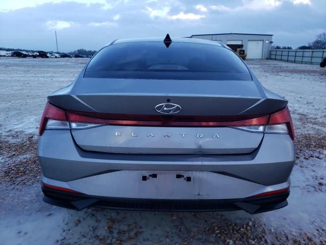 2023 Hyundai Elantra SE