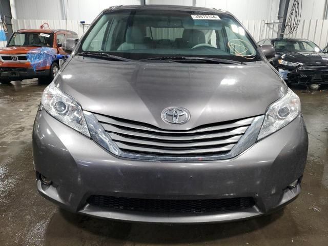 2013 Toyota Sienna XLE