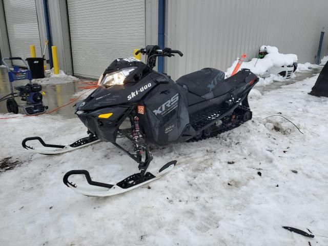 2015 Skidoo Snowmobile