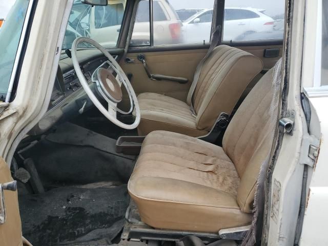 1966 Mercedes-Benz 230