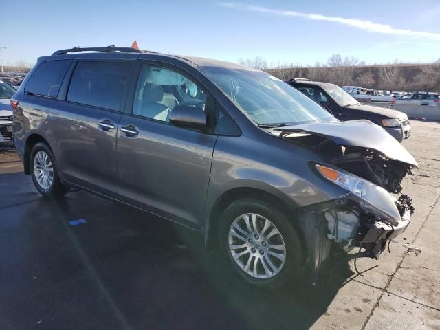 2017 Toyota Sienna XLE