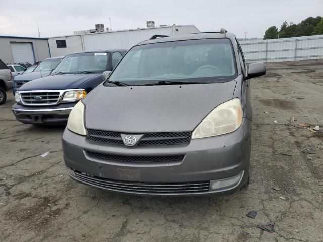 2005 Toyota Sienna XLE