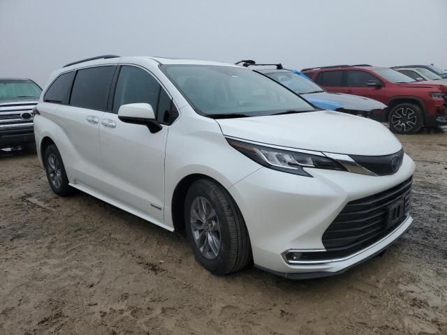 2021 Toyota Sienna XLE