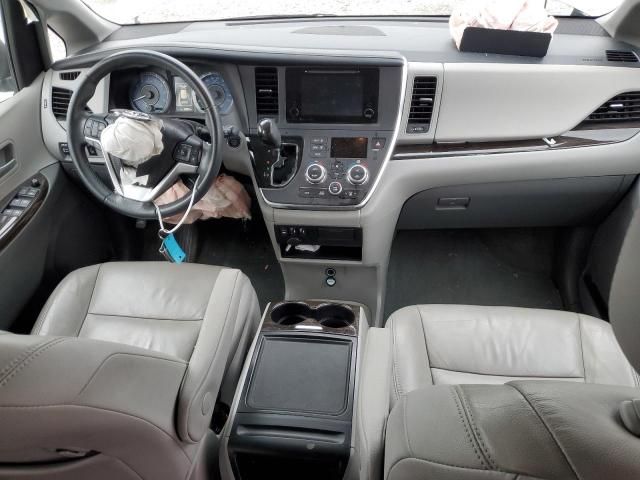 2017 Toyota Sienna XLE