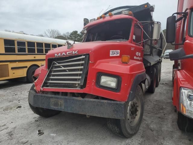 1997 Mack 600 RD600