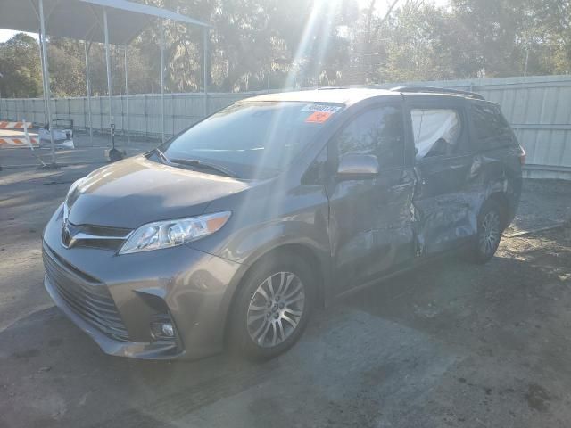 2020 Toyota Sienna XLE