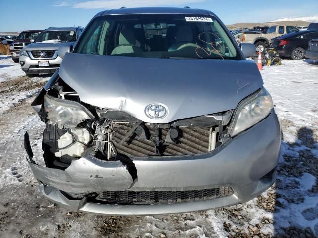 2011 Toyota Sienna LE