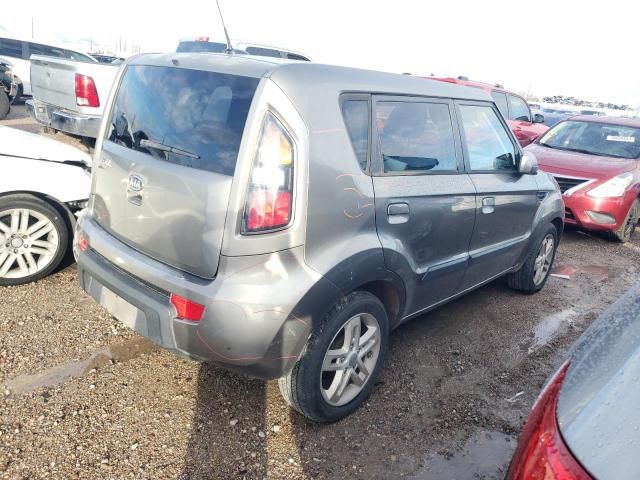 2010 KIA Soul +