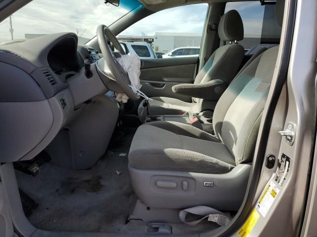 2009 Toyota Sienna CE