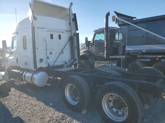 2013 Freightliner Cascadia 125