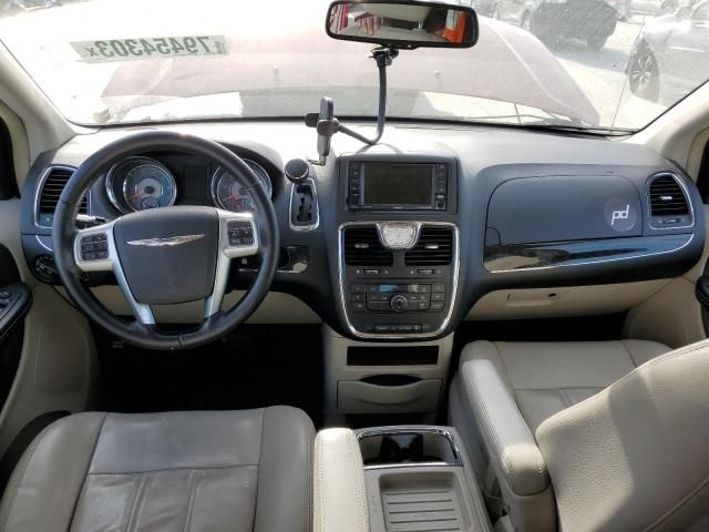 2013 Chrysler Town & Country Touring