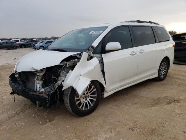 2018 Toyota Sienna XLE