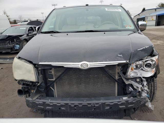 2009 Chrysler Town & Country Limited