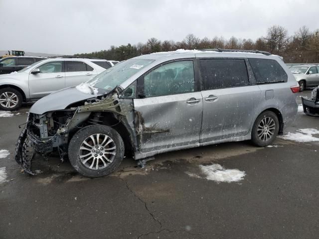 2018 Toyota Sienna XLE