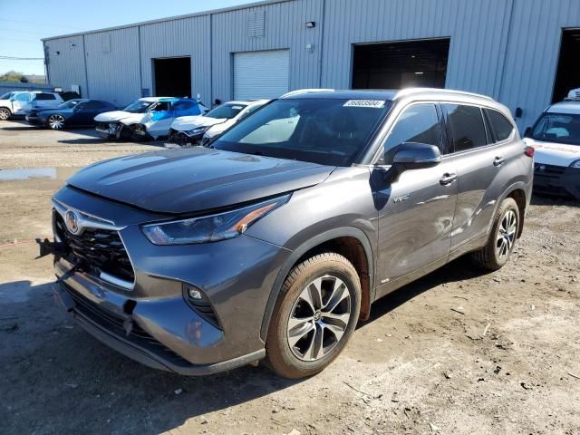 2021 Toyota Highlander Hybrid XLE