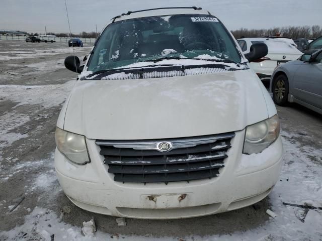 2006 Chrysler Town & Country LX