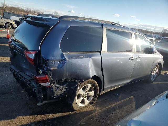 2017 Toyota Sienna LE