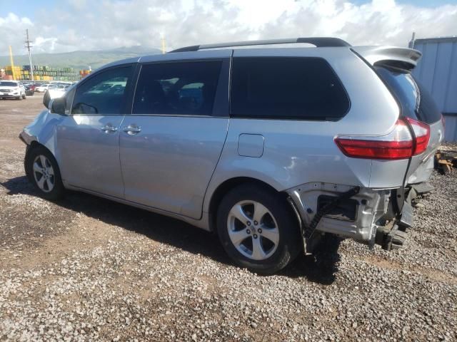 2017 Toyota Sienna LE