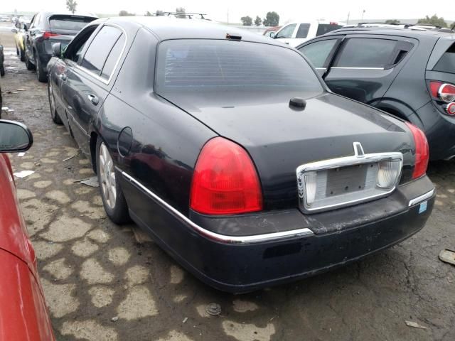 2004 Lincoln Town Car Executive L