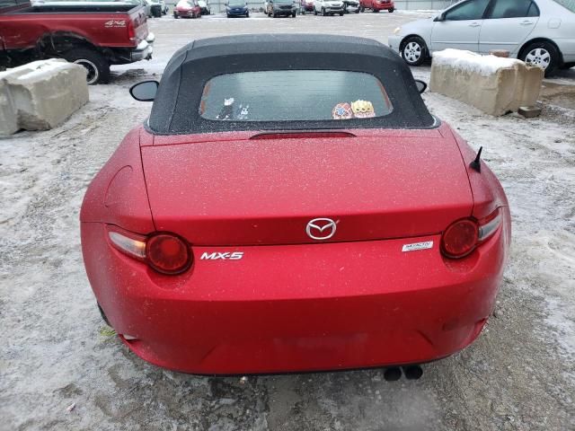 2016 Mazda MX-5 Miata Sport