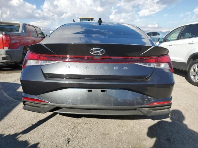 2023 Hyundai Elantra SE