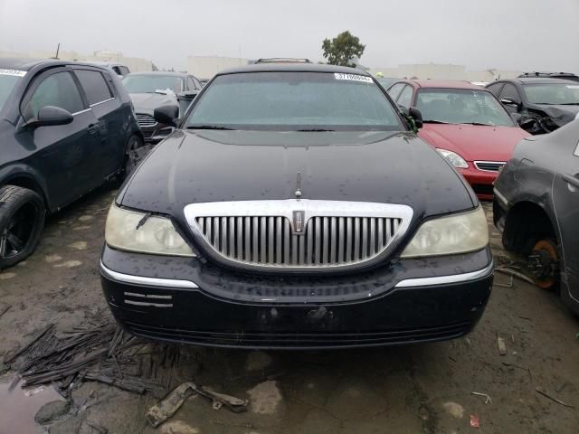 2004 Lincoln Town Car Executive L