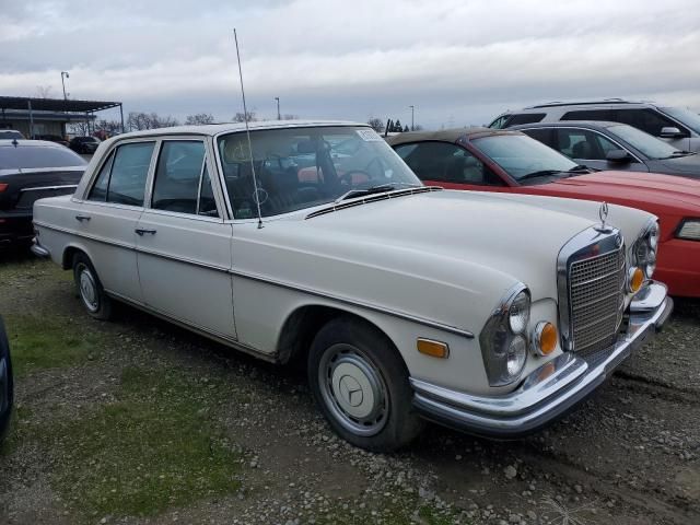 1972 Mercedes-Benz 280 SE