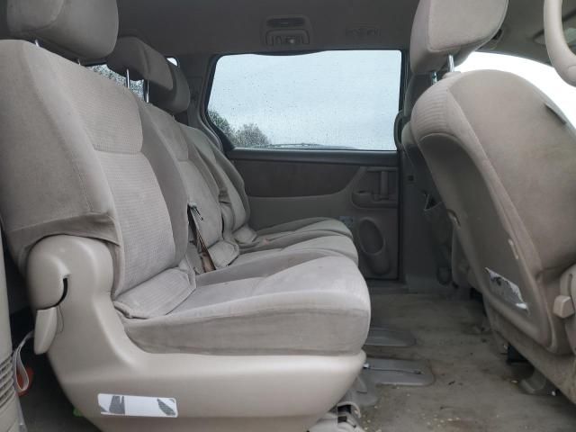 2009 Toyota Sienna CE