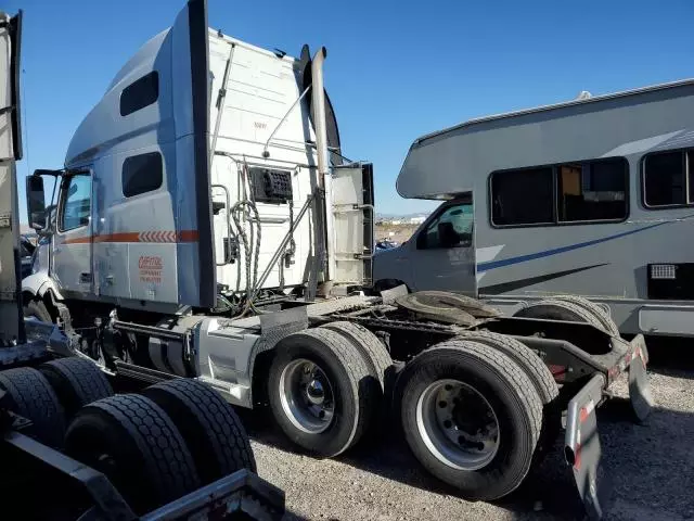 2022 Volvo VN VNL