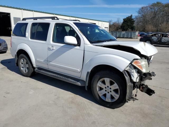 2005 Nissan Pathfinder LE