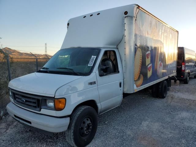 2004 Ford Econoline E450 Super Duty Cutaway Van