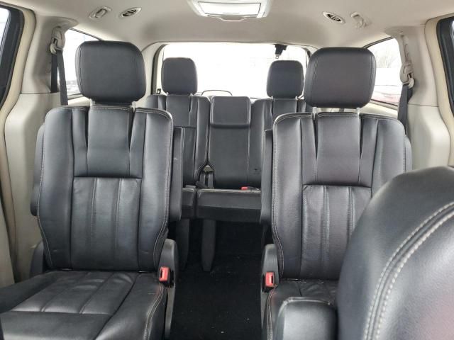 2012 Chrysler Town & Country Touring