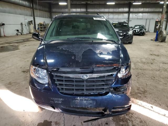 2005 Chrysler Town & Country Touring