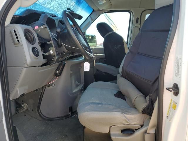 2011 Ford Econoline E350 Super Duty Wagon